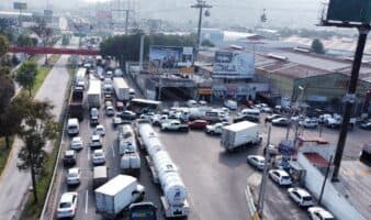 Paro de transportistas divide al sector entre protestas y diálogo con gobierno