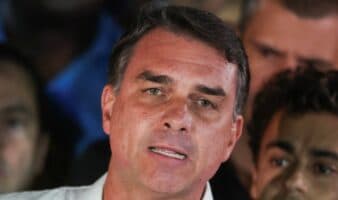 Estados Unidos acogerá a Flávio Bolsonaro y a su familia