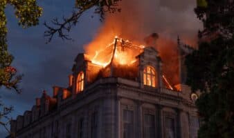 La Fiscalía Antiterrorista investiga el incendio del Ayuntamiento de Limoges
