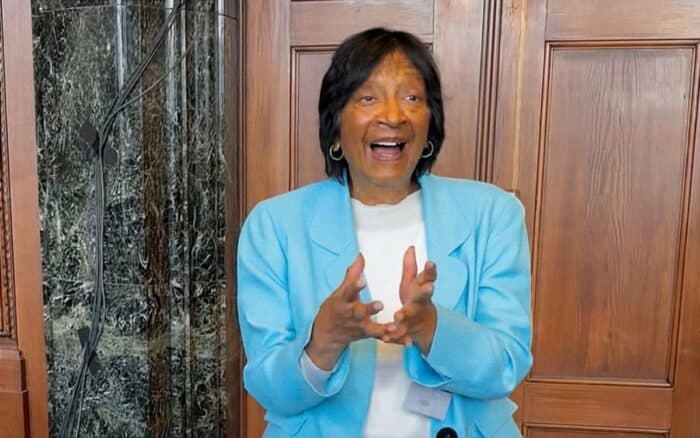 Lo mejor de Aristegui en Vivo: Navi Pillay gana Nobel de la Paz 2026; exfuncionario de Michoacán y familia, procesados por extorsión con IA ; suspenden actividades en Jalisco y Guerrero por 'Simón' (09/10/2026)